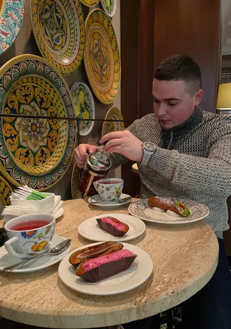 Я Мирон, 29, из Мурманска, ищу знакомство для приятного времяпровождения