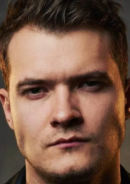 Артем из Сочи, мне 27, познакомлюсь на одну ночь