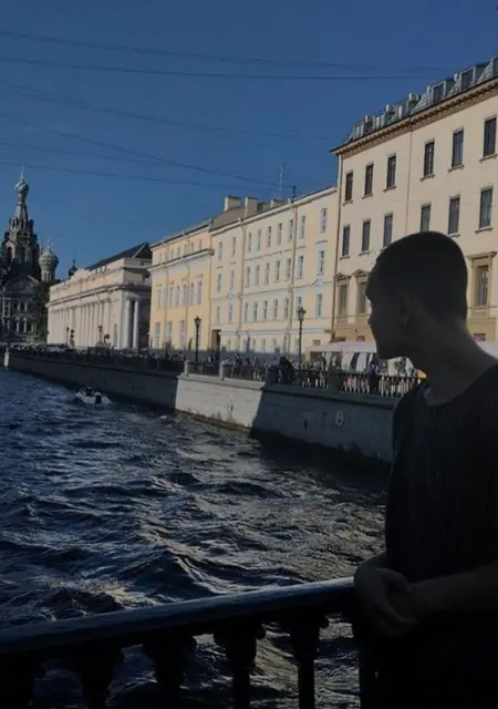 Гена из Пскова, мне 19, познакомлюсь на одну ночь