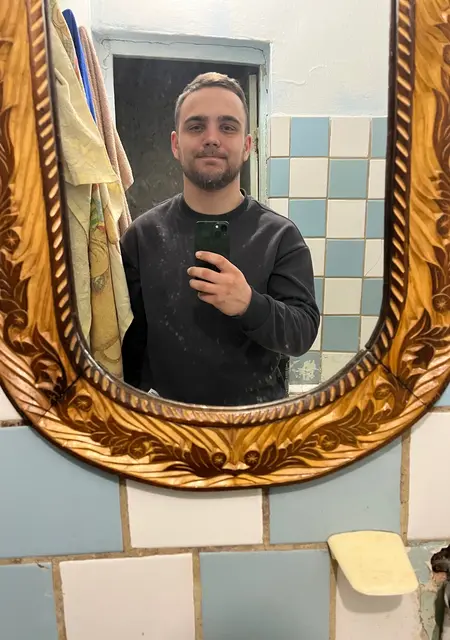 Артём из Лесозаводска, ищу на сайте общение