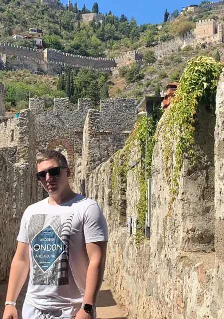 Я Макс, 27, из Архангельска, ищу знакомство для открытые отношения