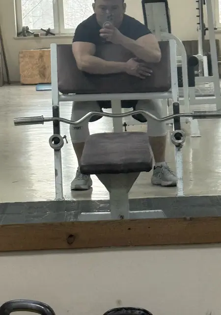 Руслан из Нефтекумска, мне 26, познакомлюсь для открытые отношения