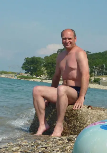 Александр из Костромы, ищу на сайте знакомства на одну ночь