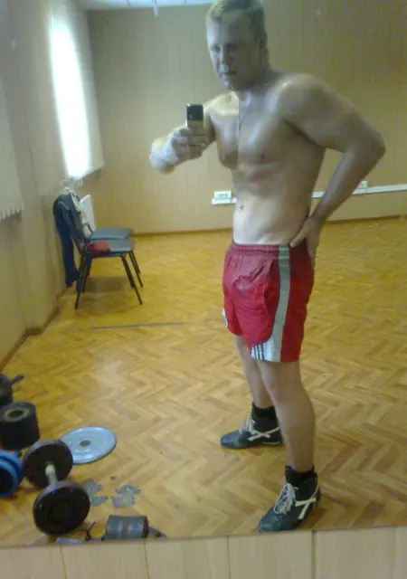 Я Олег, 45, знакомлюсь для приятного времяпровождения в Усинске