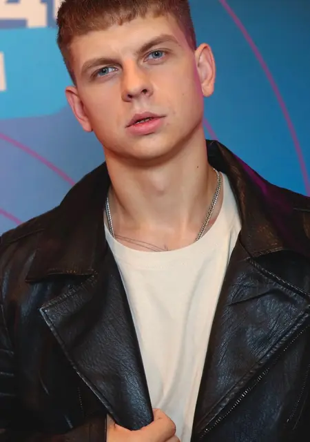 Даниил из Бийска, ищу на сайте знакомства на одну ночь