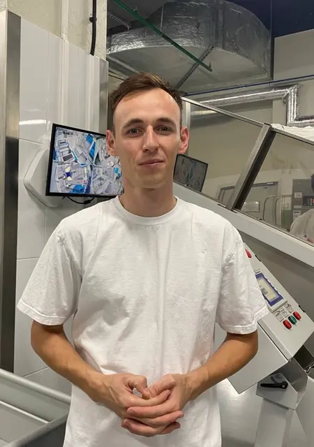 Алексей из Ялты, мне 24, познакомлюсь на одну ночь