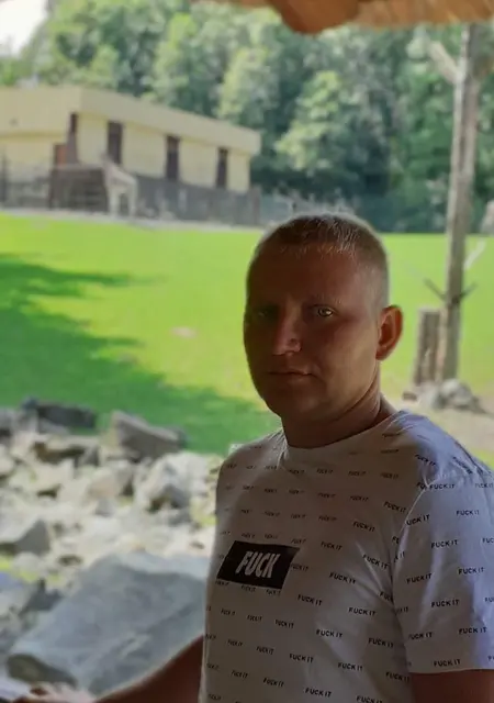 Я Міша, 35, из Ужгорода, ищу знакомства на одну ночь