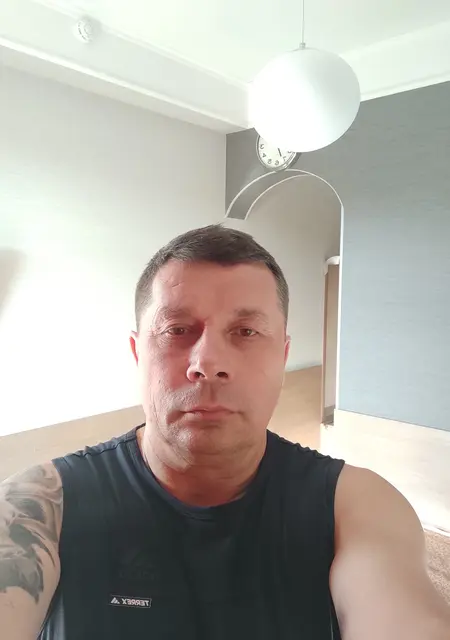 Я Александр, 59, знакомлюсь на одну ночь в Сургуте