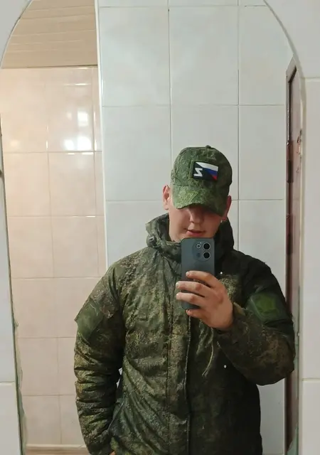 Я Дмитрий, 19, из Иркутска, ищу знакомства без обязательств