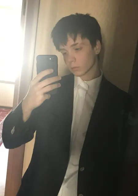 Я Толік, 22, знакомлюсь без обязательств в Тернополе