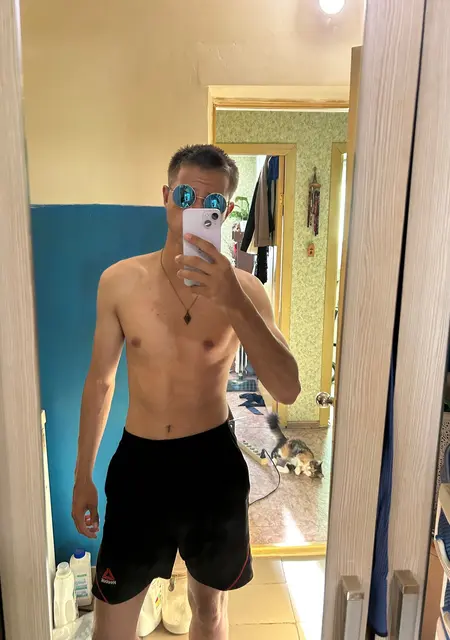 Я Виталя, 20, из Бийска, ищу знакомства на одну ночь