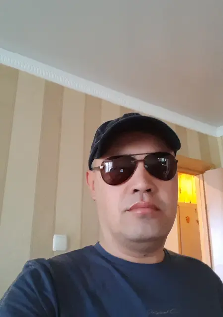 Я Максим, 43, из Нальчика, ищу знакомства на одну ночь