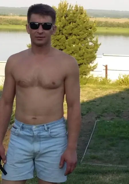 Я Роман, 49, знакомлюсь без обязательств в Томске