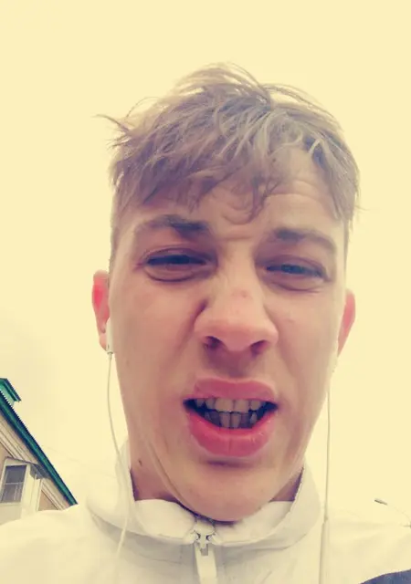 Я Виктор, 27, из Ленинска-Кузнецкого, ищу знакомство для постоянных отношений