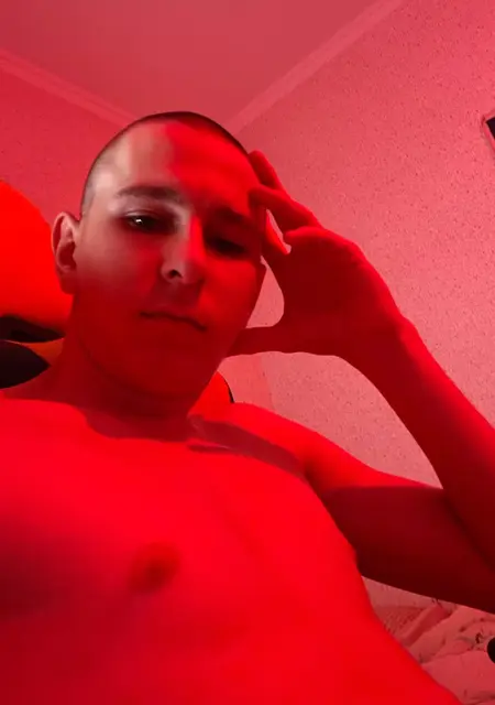 Я Данил, 21, из Сызрани, ищу знакомства на одну ночь