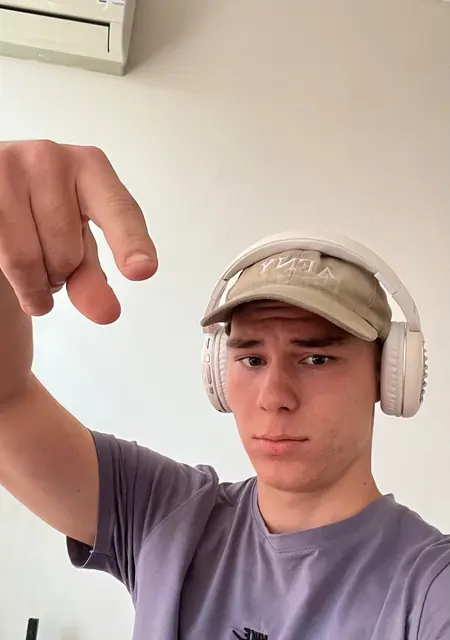 Макс из Люберец, мне 19, познакомлюсь на одну ночь