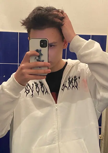 Александр из Ачинска, мне 19, познакомлюсь на одну ночь