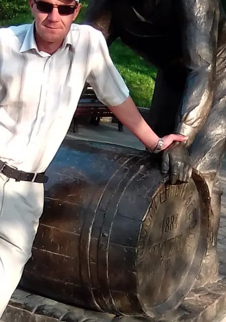 Я Александр, 46, из Томска, ищу знакомства без обязательств