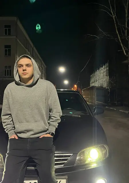 Я Марк, 20, из Ярославля, ищу знакомства на одну ночь