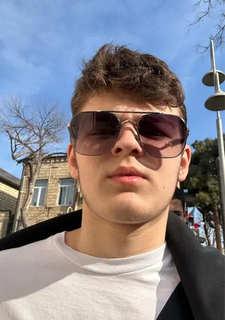 Я Муслим, 19, из Махачкалы, ищу знакомство для вирта