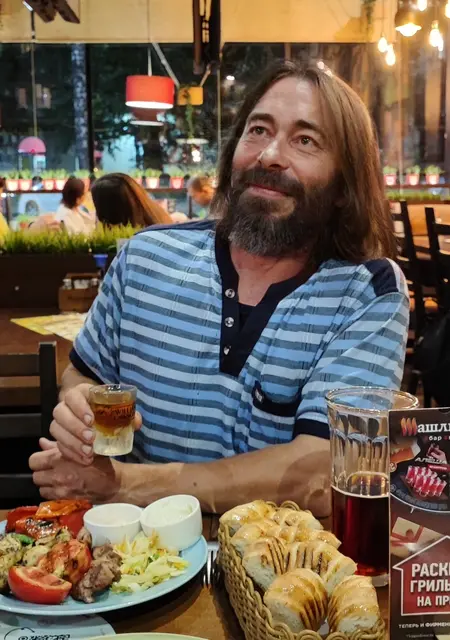 Я Дииа, 43, из Екатеринбурга, ищу знакомства без обязательств