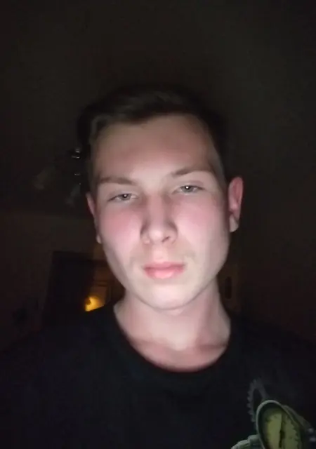 Egor из Перми, мне 21, познакомлюсь на одну ночь