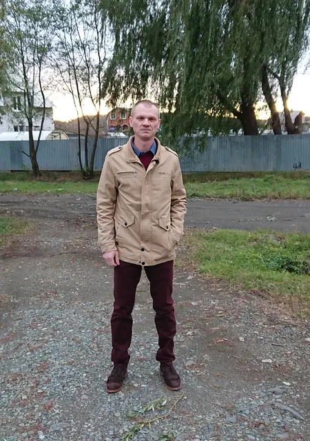 Я Роман, 45, из Большого Камня, ищу знакомства без обязательств