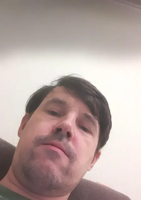 Я Виктор, 43, знакомлюсь без обязательств в Анапе