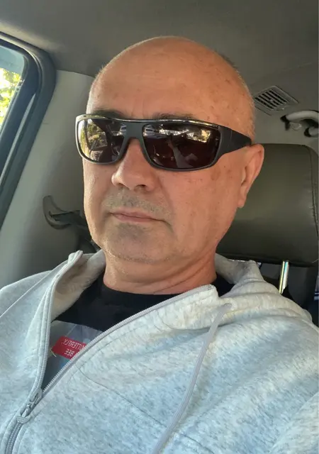 Виктор из Иванова, ищу на сайте знакомства на одну ночь