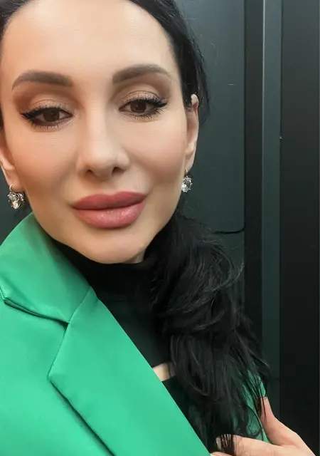 Я Сафия, 45, из Иркутска, ищу знакомство для открытые отношения