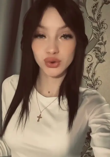 Викуся из Москвы, ищу на сайте вирта