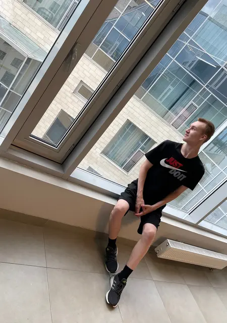 Я Kirill, 21, из Новодвинска, ищу знакомство для приятного времяпровождения