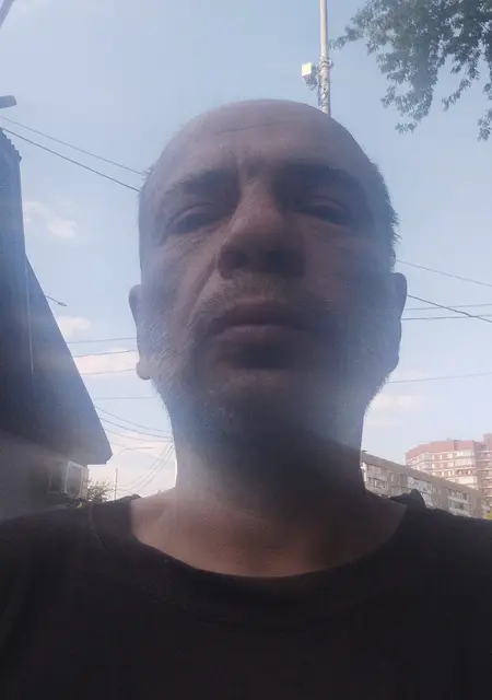 Семён из Троицка, мне 45, познакомлюсь для приятного времяпровождения