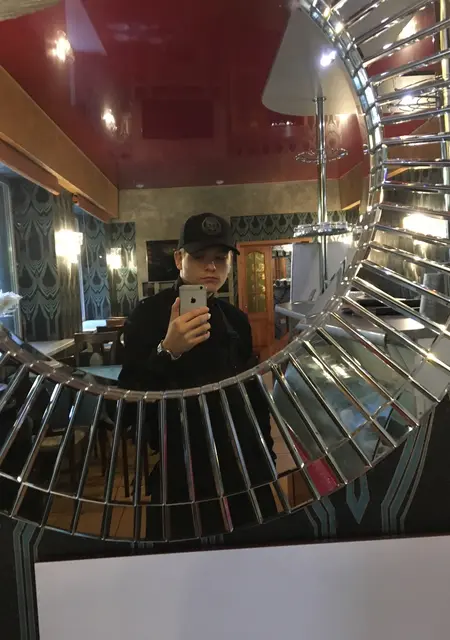 Илья из Озерска, ищу на сайте общение