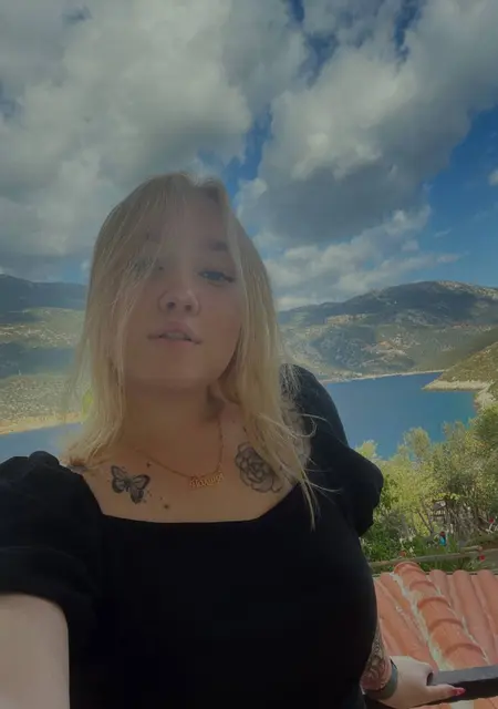 Лина из Кирова, ищу на сайте приятное времяпровождение