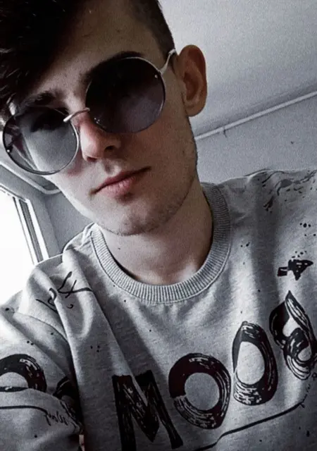 Я Даня, 21, из Уфы, ищу знакомства на одну ночь