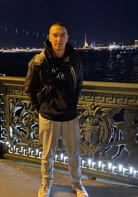 Я Денис, 23, знакомлюсь для постоянных отношений в Кирове