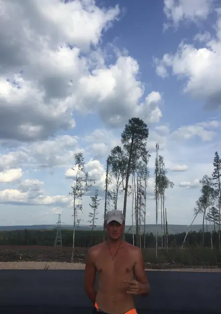 Жека из Ачинска, ищу на сайте знакомства на одну ночь