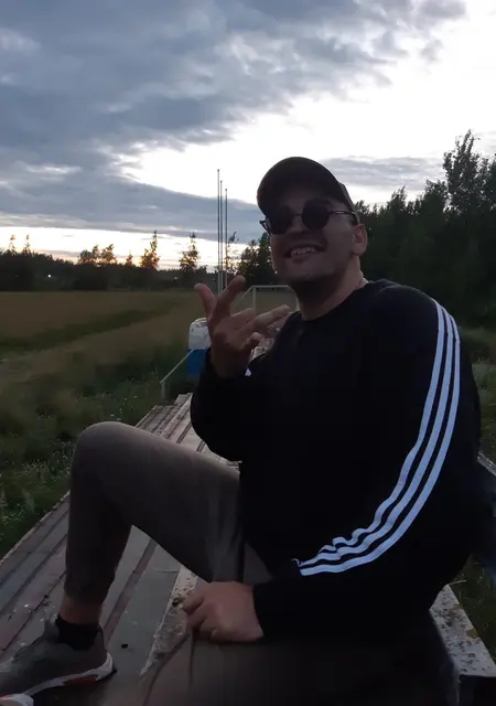 Я Алексей, 31, знакомлюсь без обязательств в Великом Новгороде