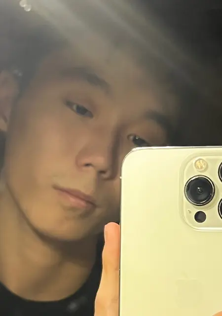 Тёма из Хабаровска, мне 20, познакомлюсь без обязательств