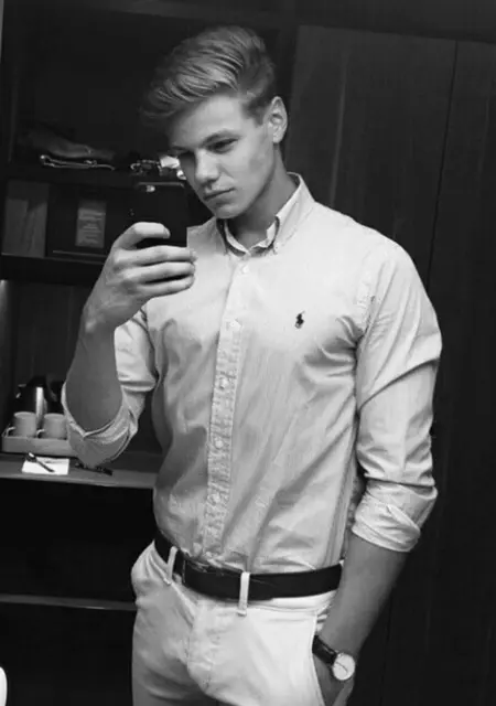 Антон из Севастополя, мне 34, познакомлюсь для приятного времяпровождения