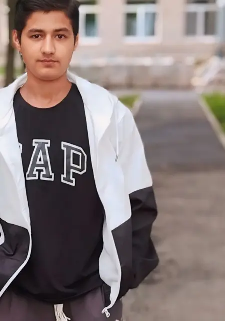 Я Suhrobakm, 18, знакомлюсь на одну ночь в Омске