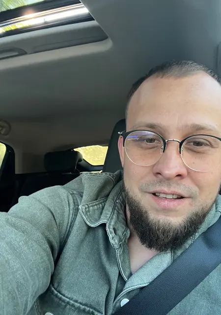 Рустем из Ноябрьска, ищу на сайте общение