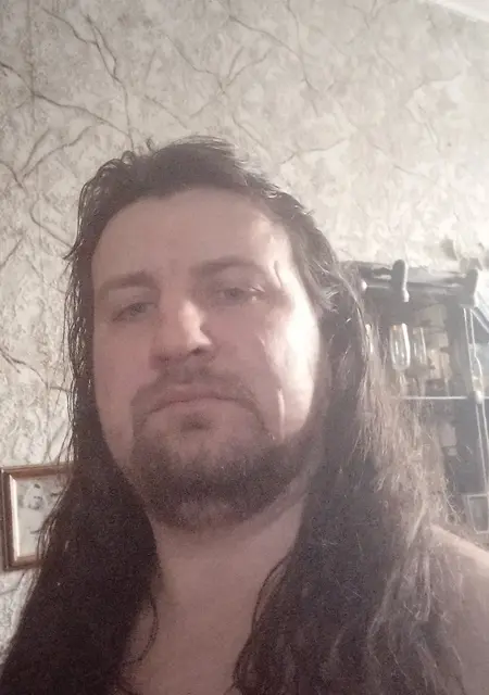 Izman из Коврова, мне 40, познакомлюсь на одну ночь