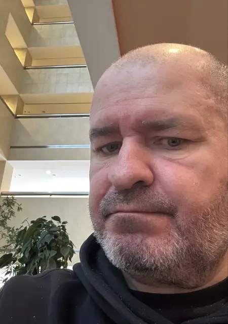 Я Кирилл, 55, из Москвы, ищу знакомство для приятного времяпровождения