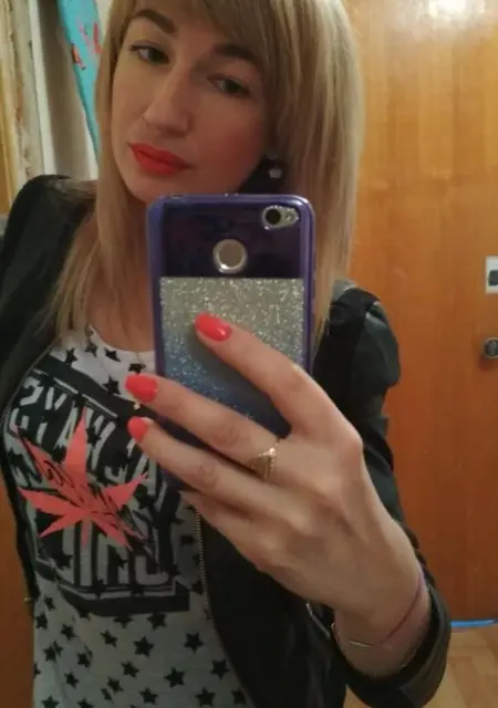 Оленька из Москвы, мне 40, познакомлюсь для вирта