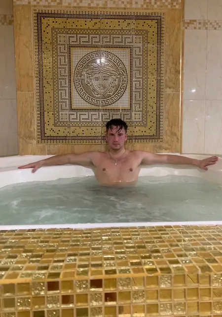 Артур из Обнинска, ищу на сайте знакомства на одну ночь