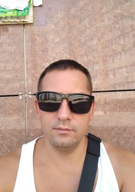 Дима из Белгорода, ищу на сайте знакомства на одну ночь