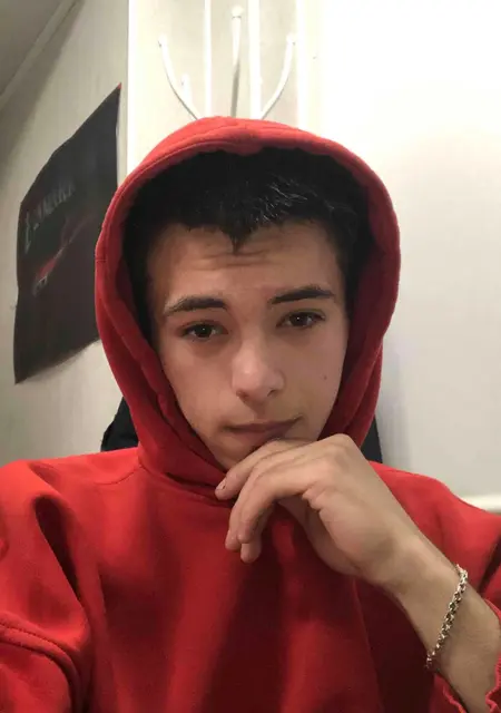 Николя из Иванова, ищу на сайте знакомства без обязательств