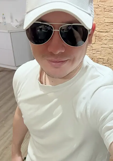 Максим из Иркутска, мне 32, познакомлюсь для открытые отношения